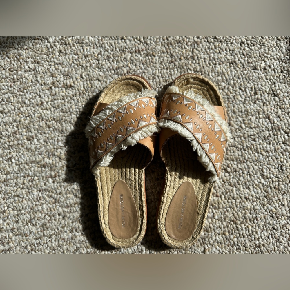 Pour La Victoire Tan and Cream Sandals